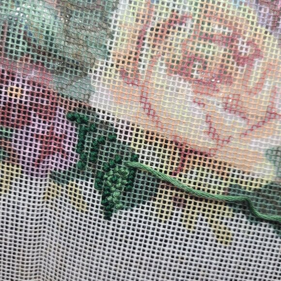 VTG Cottage Floral Wreath Needlepoint Kit Candamar Designs 14x14 Canvas & Floss - Picture 3 of 6